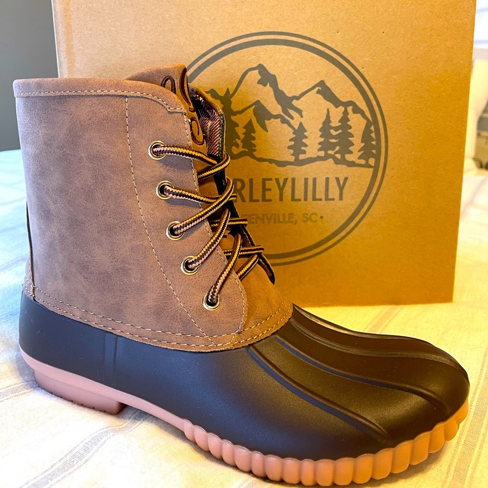 Marelilly Duck Boots. Size 8